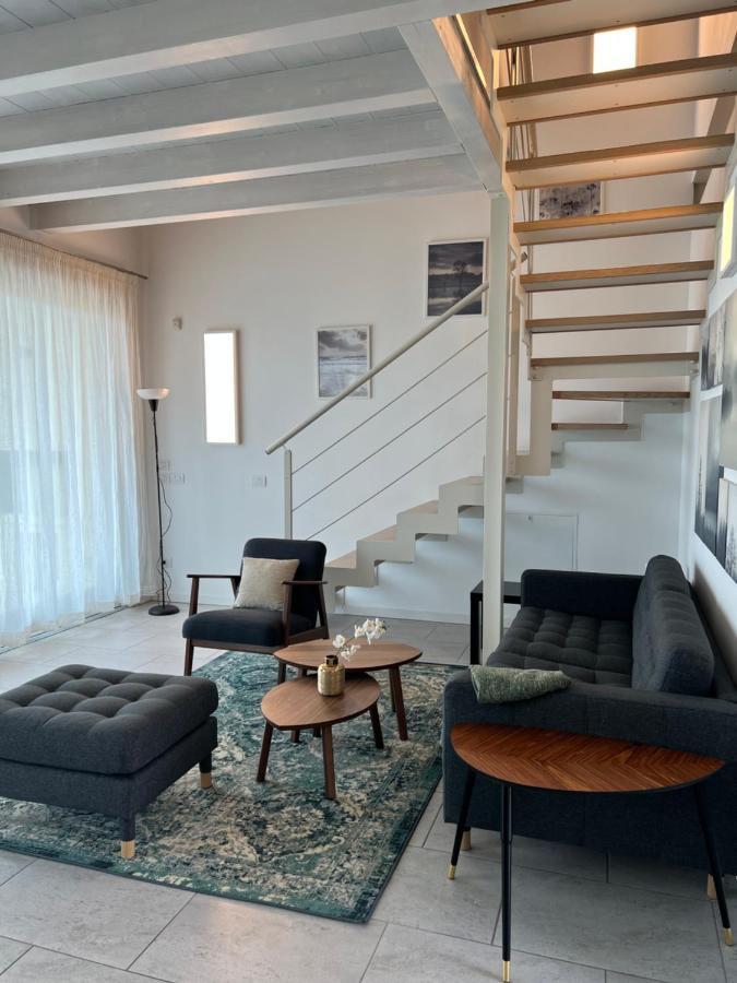 דירות סירמיונה Casa Della Regina מראה חיצוני תמונה