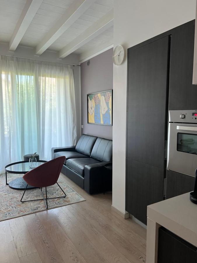 דירות סירמיונה Casa Della Regina מראה חיצוני תמונה