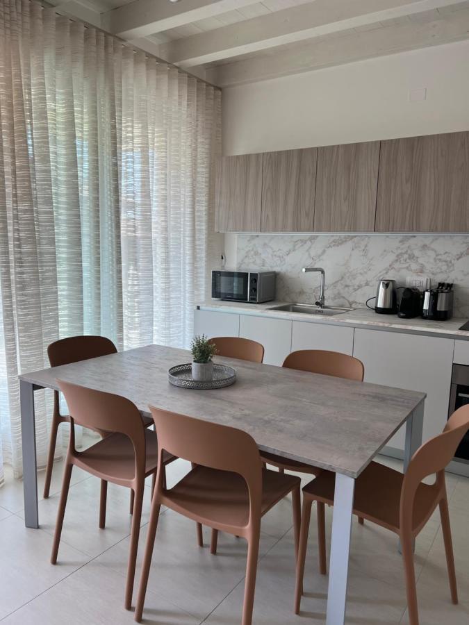 דירות סירמיונה Casa Della Regina מראה חיצוני תמונה