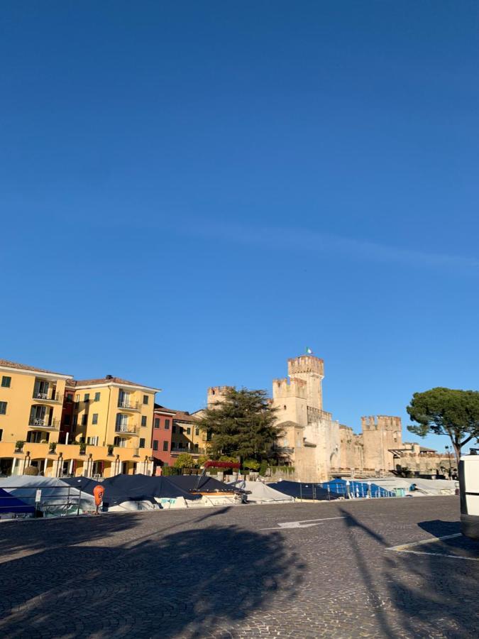 דירות סירמיונה Casa Della Regina מראה חיצוני תמונה