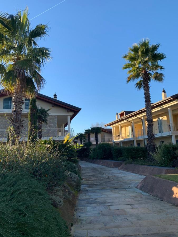 דירות סירמיונה Casa Della Regina מראה חיצוני תמונה