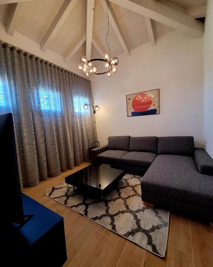 דירות סירמיונה Casa Della Regina מראה חיצוני תמונה